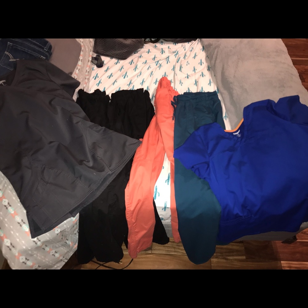Women’s scrubs